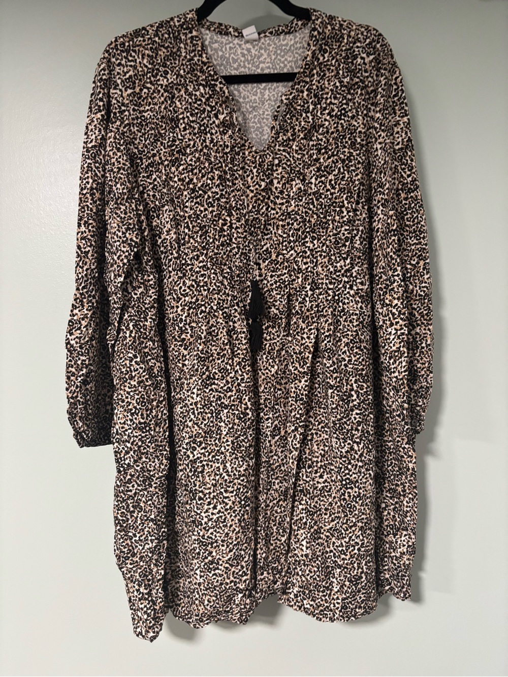 Old Navy Long Sleeve Leopard Print Smock Dress in Beige and Black